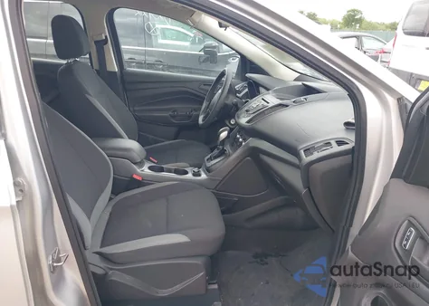 2015 Ford Escape S z USA, uszkodzony, nr VIN 1FMCU0F79FUB23122